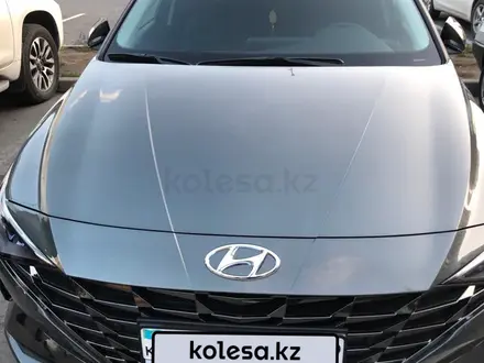 Hyundai Elantra 2023 года за 12 500 000 тг. в Алматы – фото 3