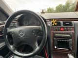 Mercedes-Benz E 320 2000 года за 5 200 000 тг. в Шымкент – фото 2