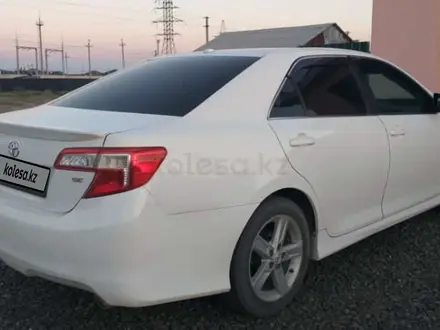 Toyota Camry 2012 года за 8 000 000 тг. в Атырау – фото 4