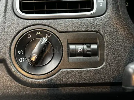 Volkswagen Polo 2014 года за 4 950 000 тг. в Актобе – фото 16