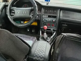 Audi 80