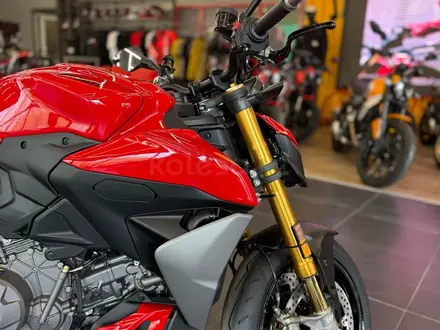 Ducati  Streetfighter V2 2026 года за 12 930 000 тг. в Алматы – фото 3