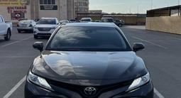 Toyota Camry 2018 года за 13 000 000 тг. в Актау – фото 2