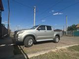 Toyota Hilux 2013 года за 8 500 000 тг. в Атырау – фото 2