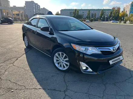 Toyota Camry 2012 года за 7 900 000 тг. в Уральск – фото 2