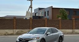 Toyota Camry 2018 года за 7 100 000 тг. в Атырау