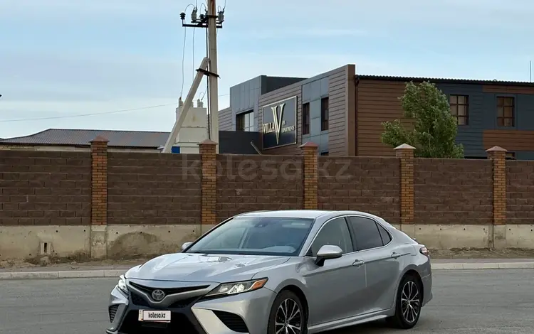 Toyota Camry 2018 года за 7 100 000 тг. в Атырау