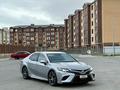 Toyota Camry 2018 года за 7 100 000 тг. в Атырау – фото 2
