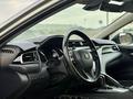 Toyota Camry 2018 года за 7 100 000 тг. в Атырау – фото 6
