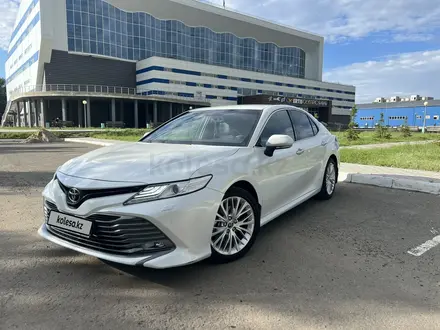 Toyota Camry 2019 года за 14 600 000 тг. в Павлодар