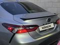 Toyota Camry 2021 года за 10 500 000 тг. в Актобе – фото 16
