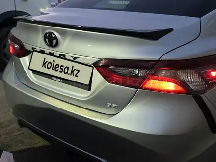 Toyota Camry 2021 года за 10 500 000 тг. в Актобе – фото 17