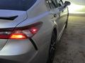 Toyota Camry 2021 года за 10 500 000 тг. в Актобе – фото 19