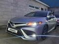 Toyota Camry 2021 года за 10 500 000 тг. в Актобе – фото 21