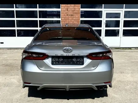 Toyota Camry 2021 года за 10 500 000 тг. в Актобе – фото 9
