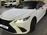 Lexus ES 250 2023 года за 30 500 000 тг. в Алматы