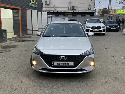 Hyundai Accent 2021 года за 8 600 000 тг. в Тараз – фото 2