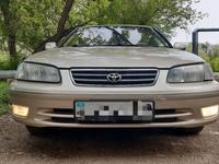 Toyota Camry 2001 годаүшін3 600 000 тг. в Караганда