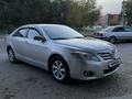 Toyota Camry 2010 года за 6 950 000 тг. в Актобе – фото 2