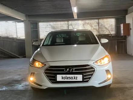 Hyundai Elantra 2017 года за 7 800 000 тг. в Алматы