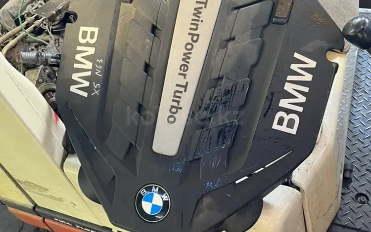 Накладка мотора BMW X5 за 1 000 тг. в Алматы