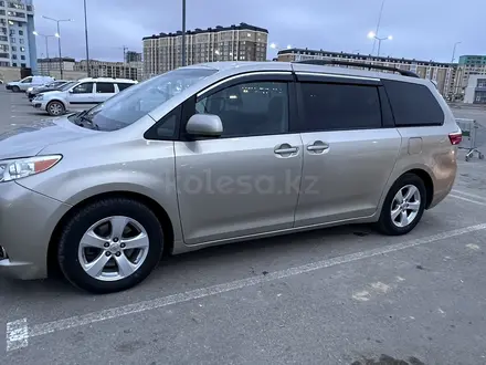 Toyota Sienna 2015 года за 15 000 000 тг. в Актау – фото 3