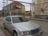 Mercedes-Benz C 200 1998 года за 3 000 000 тг. в Кульсары – фото 4