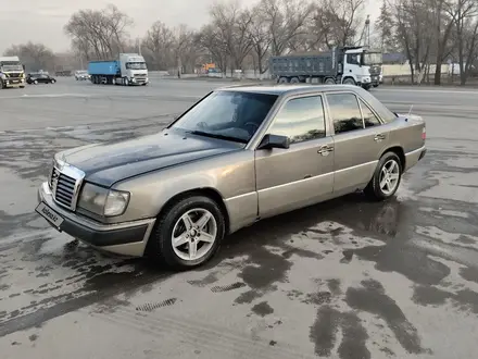 Mercedes-Benz E 260 1992 года за 1 100 000 тг. в Алматы – фото 2