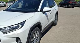 Toyota RAV4 2020 года за 13 600 000 тг. в Астана