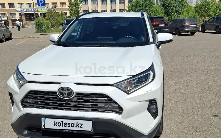 Toyota RAV4 2020 годаүшін14 400 000 тг. в Астана
