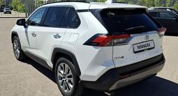 Toyota RAV4 2020 года за 13 600 000 тг. в Астана – фото 3