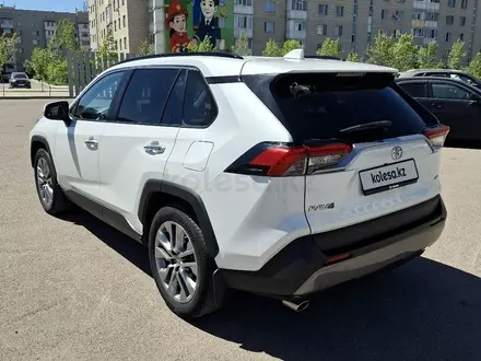 Toyota RAV4 2020 года за 14 400 000 тг. в Астана – фото 3