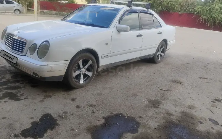 Mercedes-Benz E 230 1997 годаүшін2 000 000 тг. в Жезказган