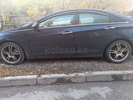 Hyundai Sonata 2011 года за 4 200 000 тг. в Шымкент – фото 6