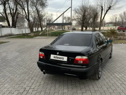 BMW 528 1997 года за 4 200 000 тг. в Шу – фото 7