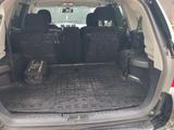 Toyota Highlander 2012 года за 13 000 000 тг. в Семей – фото 4