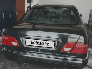 Mercedes-Benz E 320