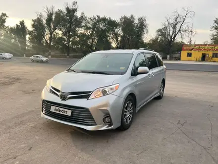 Toyota Sienna 2019 года за 15 500 000 тг. в Алматы