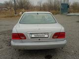 Mercedes-Benz E 200 1999 года за 1 700 000 тг. в Караганда – фото 3