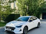 Hyundai Sonata 2022 года за 11 700 000 тг. в Астана