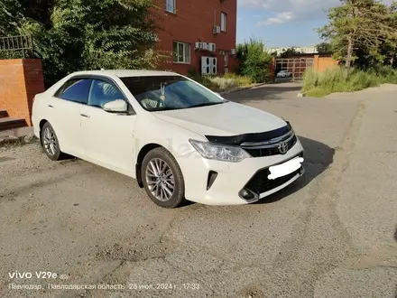 Toyota Camry 2017 года за 13 000 000 тг. в Павлодар – фото 2