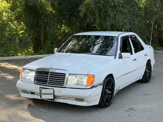 Mercedes-Benz E 320