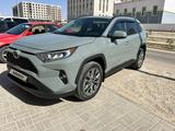 Toyota RAV4 2021 года за 18 000 000 тг. в Актау