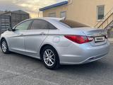 Hyundai Sonata 2011 годаfor5 000 000 тг. в Атырау – фото 3