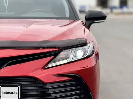 Toyota Camry 2021 года за 13 950 000 тг. в Караганда – фото 11