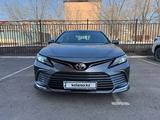 Toyota Camry 2022 года за 13 850 000 тг. в Караганда – фото 5