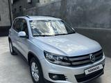 Volkswagen Tiguan 2015 года за 6 800 000 тг. в Шымкент – фото 2