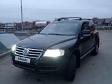 Volkswagen Touareg 2005 года за 4 500 000 тг. в Астана