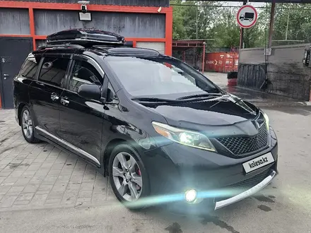 Toyota Sienna 2016 года за 15 500 000 тг. в Алматы