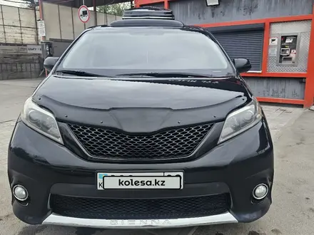Toyota Sienna 2016 года за 15 500 000 тг. в Алматы – фото 8
